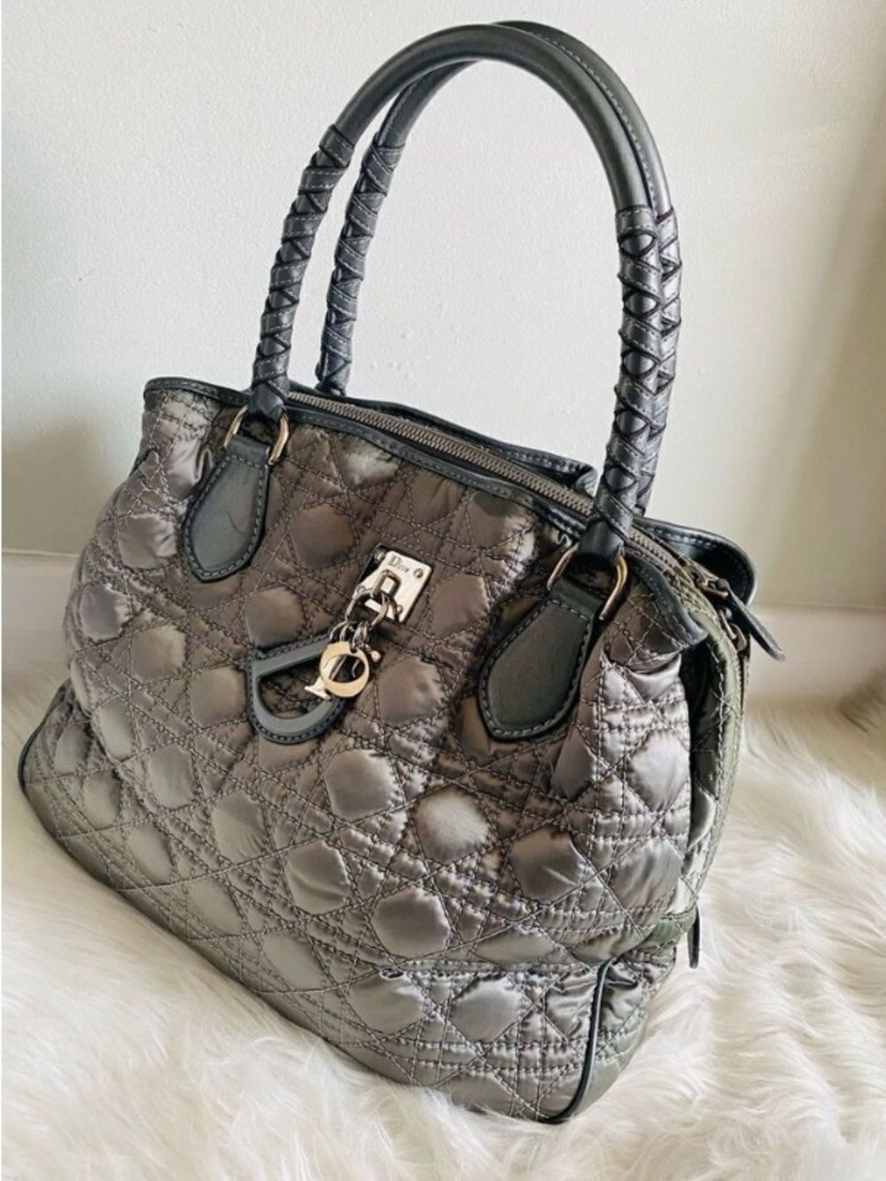 🛍️ Dior Lady Dior Quilted Large Satchel in Metallic Silver Vintage and Authentic - Picture 9 of 17